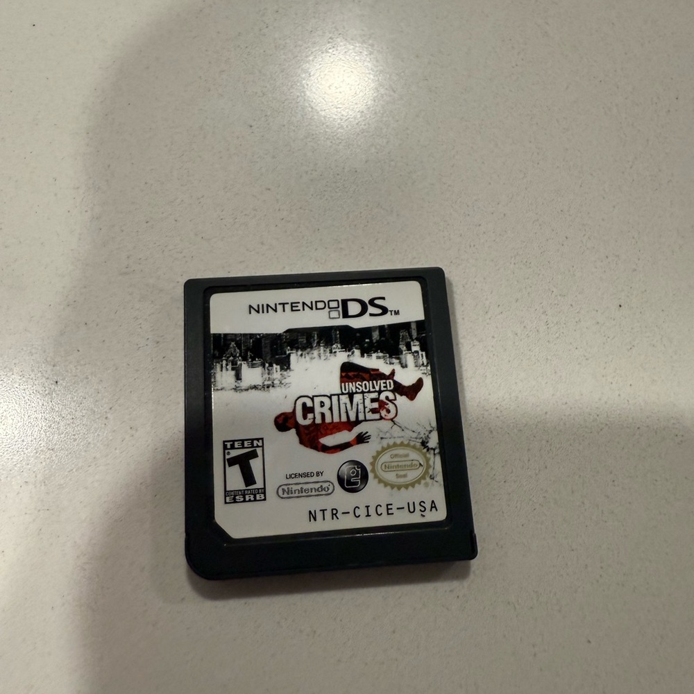 Nintendo DS Unsolved Crimes Game - Black and White